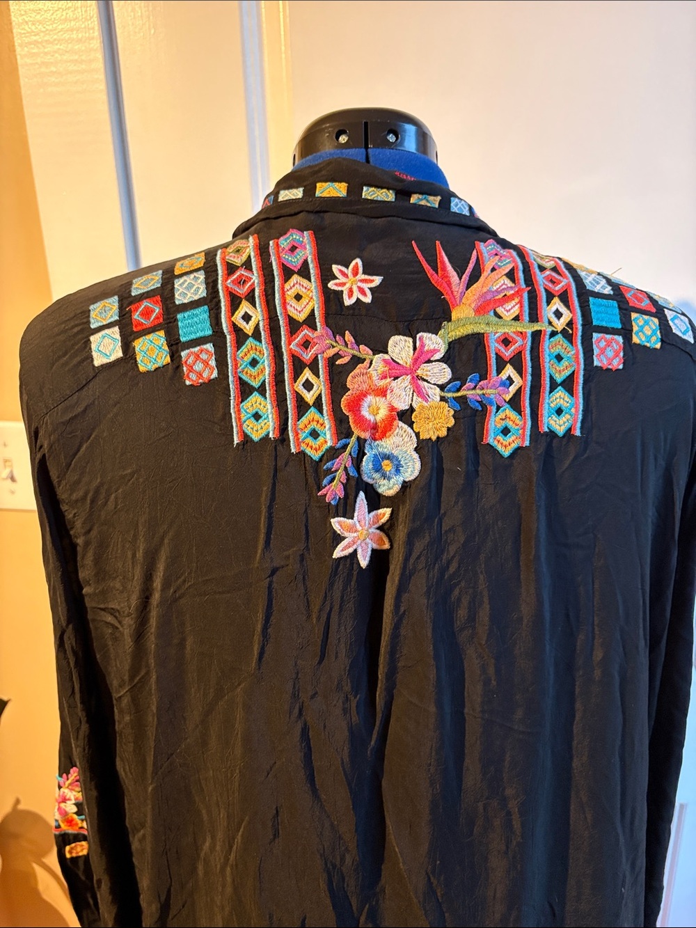 Johnny Was Black Embroidered Floral Tunic Top - Picture 6 of 7